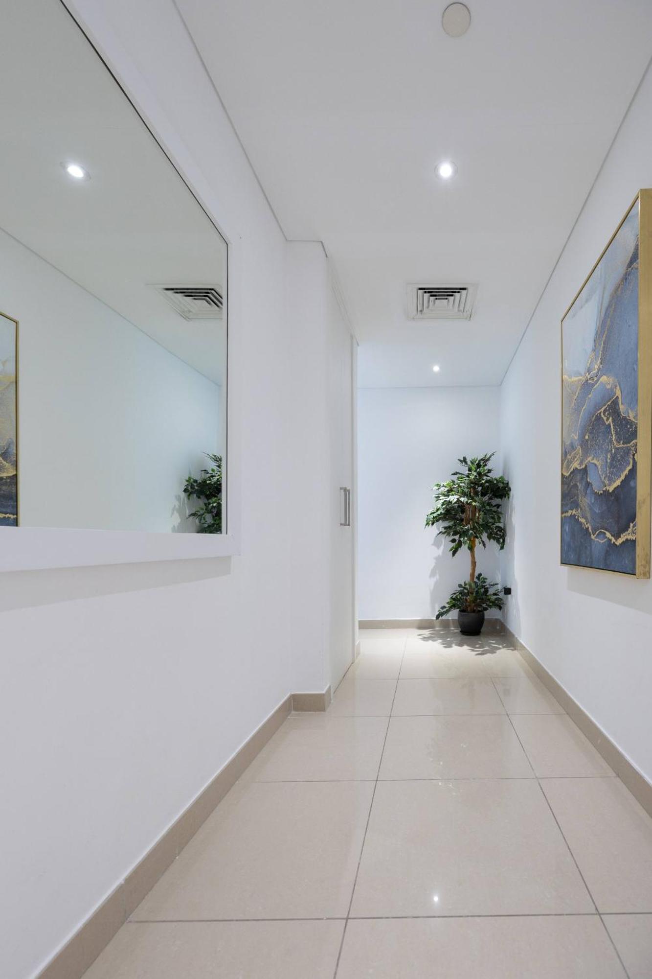 Signature Burj Khalifa View Residence Dubai Exterior photo